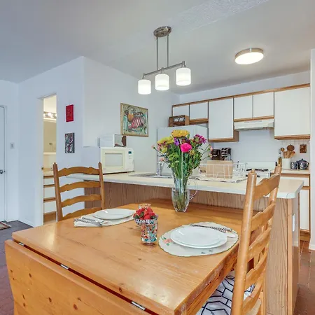 Cozy With Courtyard And Fireplace Apartment Santa Fe